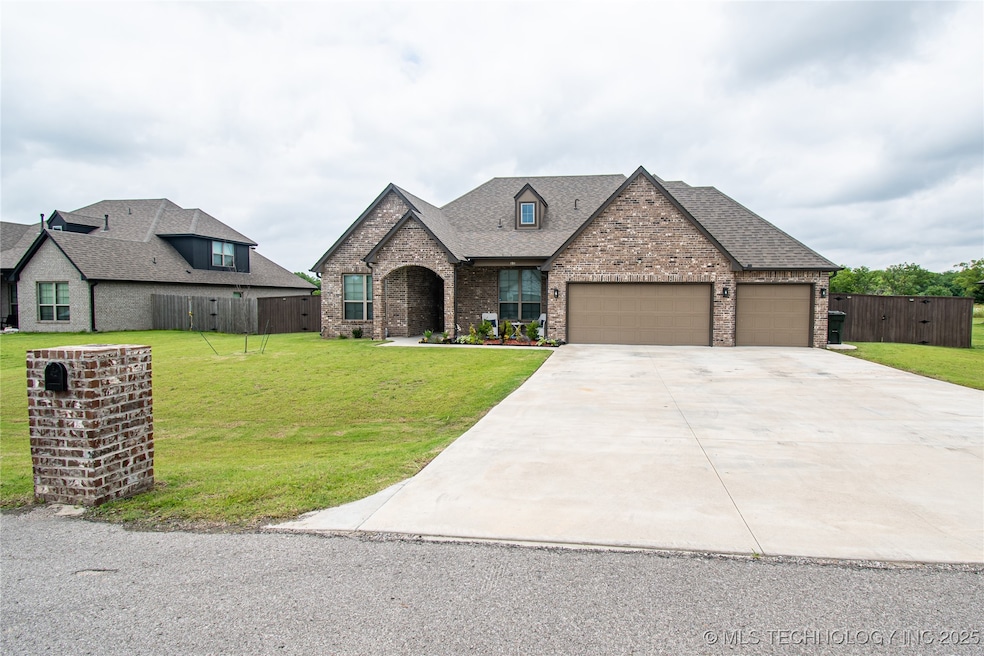190 N Castle St, Skiatook, OK 74070 - photo 1