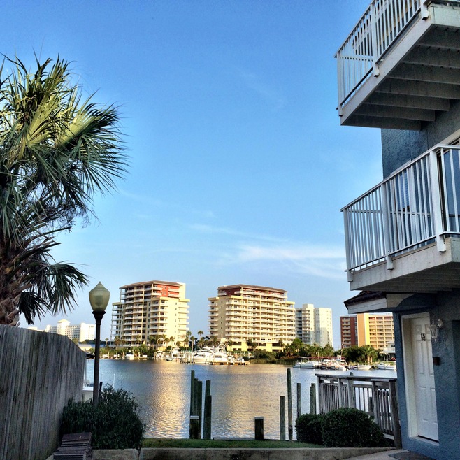 Exterior & Harbor