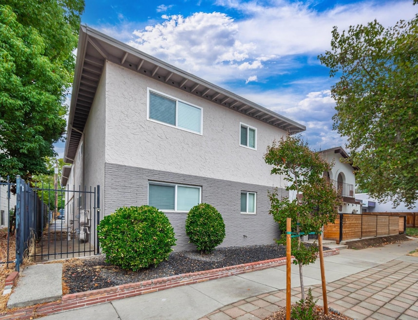 1817 W St, Sacramento, CA 95818 - photo 1