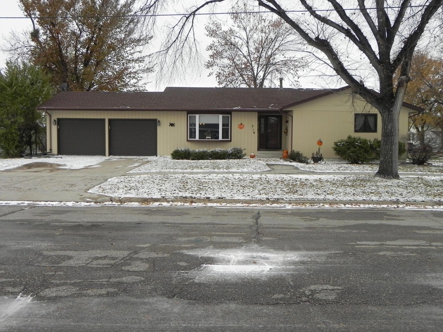 319 3rd St N, Wahpeton, ND 58075 MLS 234432