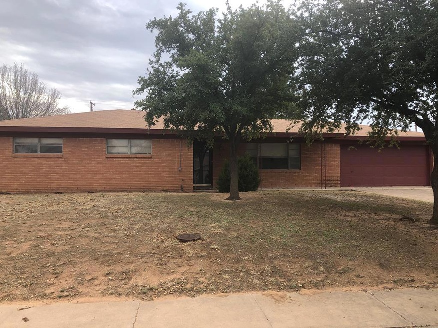 711 W Dormard Ave, Midland, TX 79705 - photo 1