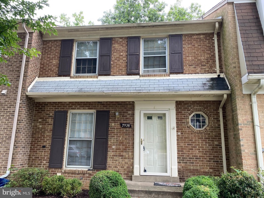 7938 Bethelen Woods Ln, Springfield, VA 22153 - photo 1