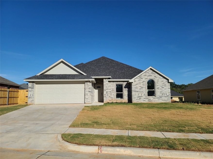 110 Clover Cir, Weatherford, TX 76086 - photo 1