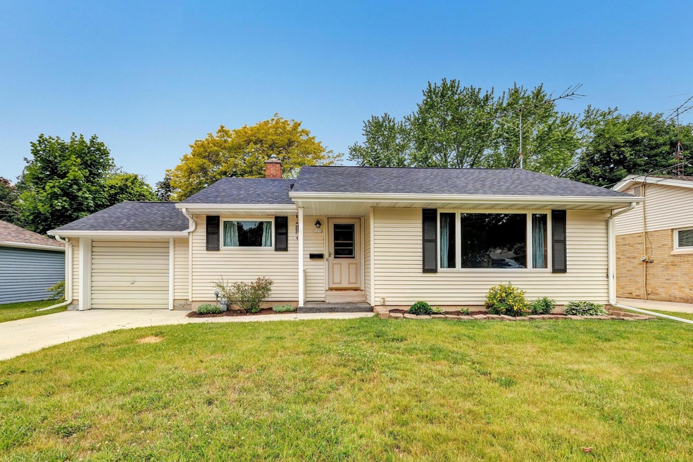 1210 N 23rd St, Manitowoc, WI 54220 - photo 1