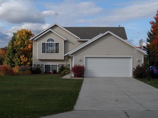 1055 64th St SW, Byron Center, MI 49315 - photo 1