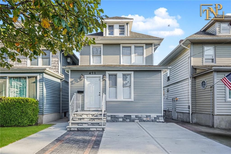 For Sale $699,999 • Co-Listing Agent