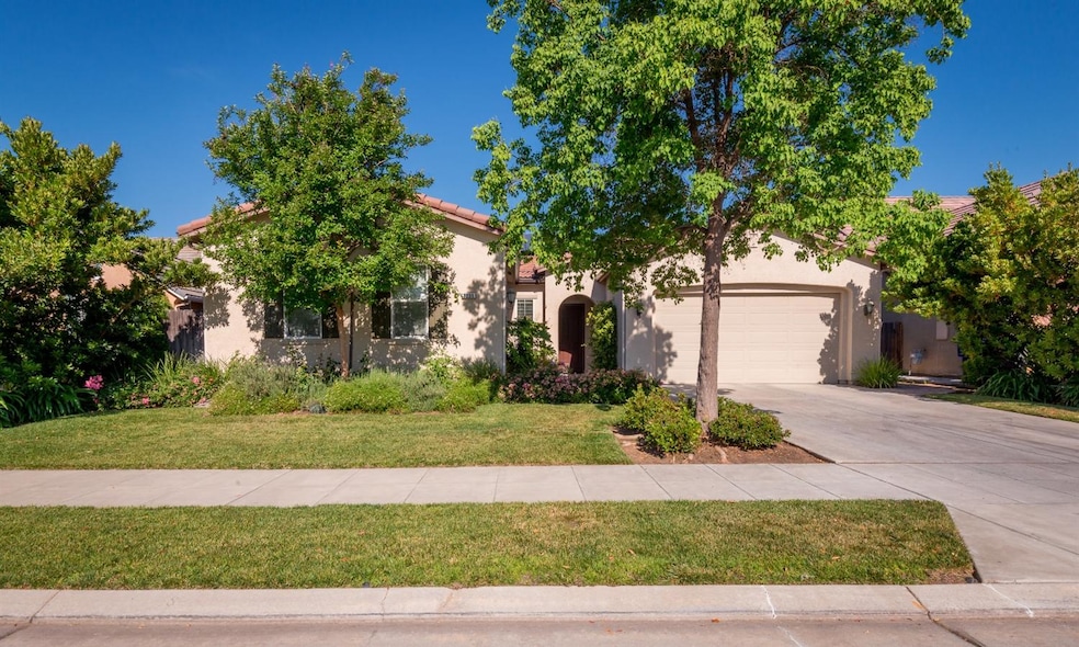 3236 Blackwood Ave, Clovis, CA 93619 - photo 1