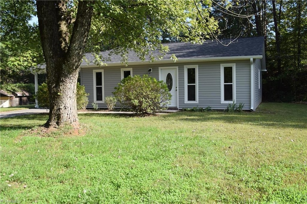 217 Ravenwood Ct, King, NC 27021 - photo 1