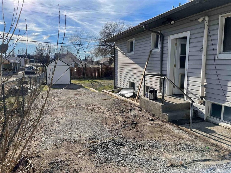 510 Garrison St, Winnemucca, NV 89445 - photo 1