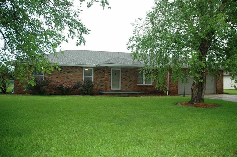 3300 Clark Ave, Parsons, KS 67357 - photo 1