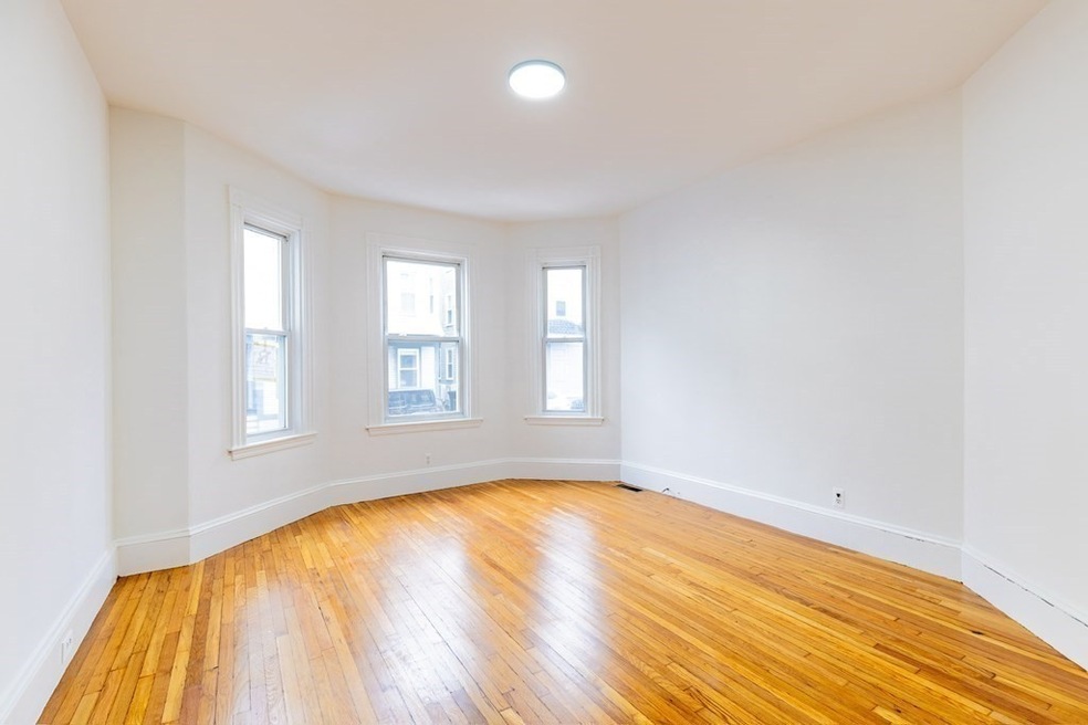 178 L St unit 3, Boston, MA 02127 - photo 1