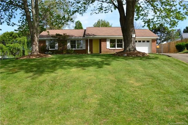 217 Scottlynn Dr, Asheville, NC 28806 - photo 1