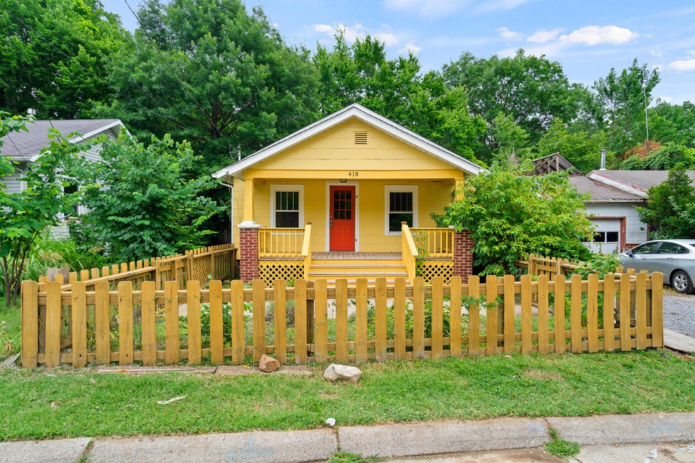 418 ALEXANDER AVE