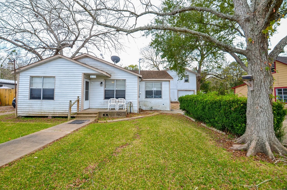 213 Wheaton St, Richmond, TX 77469 - photo 1