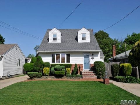 81 Spruce Ave, Bethpage, NY 11714 - photo 1