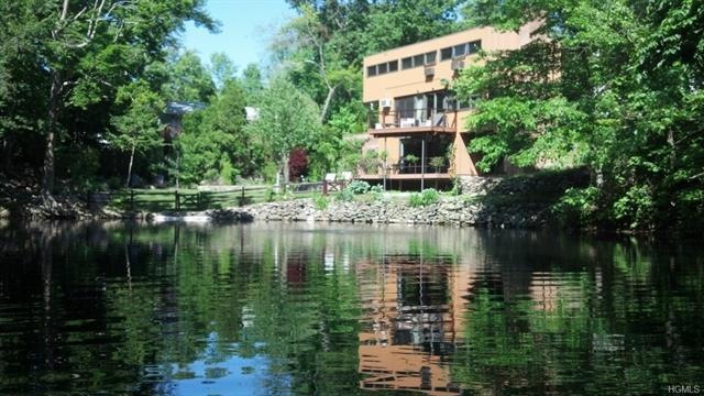 150 Lake Shore Dr, Pleasantville, NY 10570 - photo 1