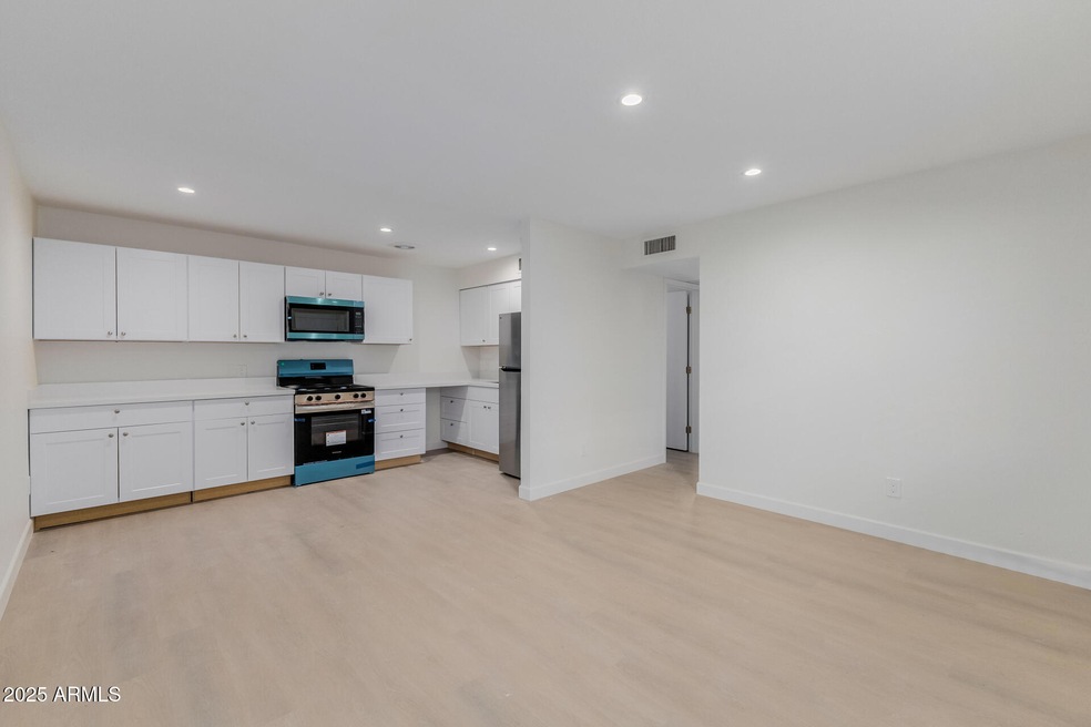 936 W Rio Salado Pkwy unit 3, Mesa, AZ 85201 - photo 1