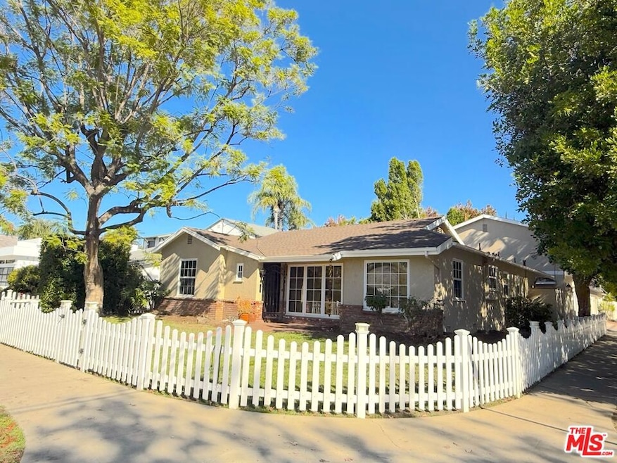 13901 Albers St, Los Angeles, CA 91401 - photo 1