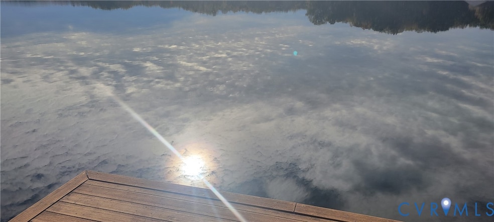 21 Browns Point Ln, Bumpass, VA 23024 - photo 1