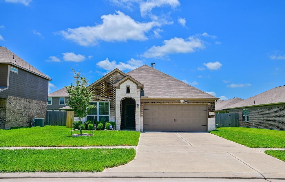 3027 Tandem Ct, Rosenberg, TX 77471 - photo 1