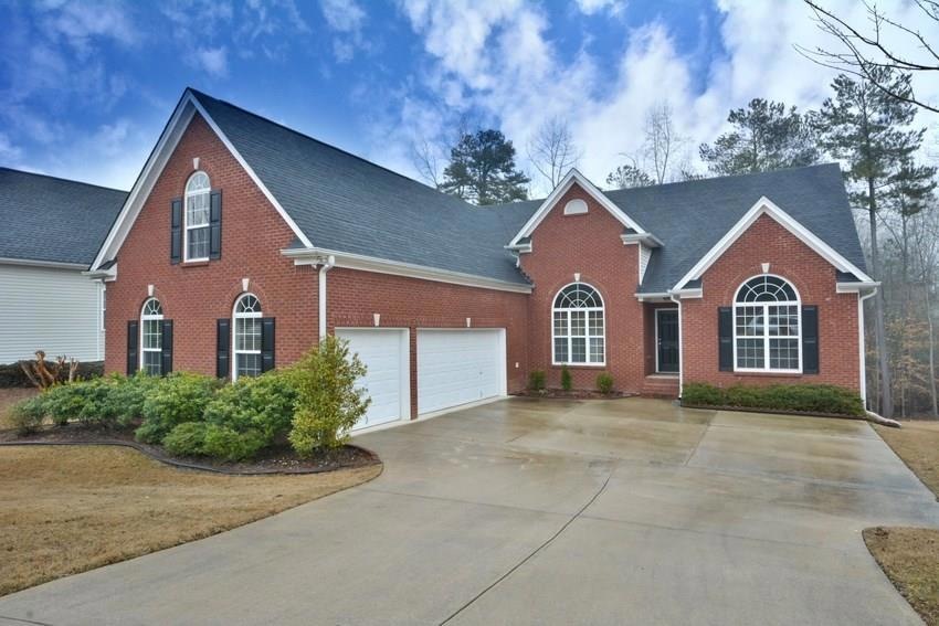 3592 Stoneleigh Run Dr, Buford, GA 30519 - photo 1