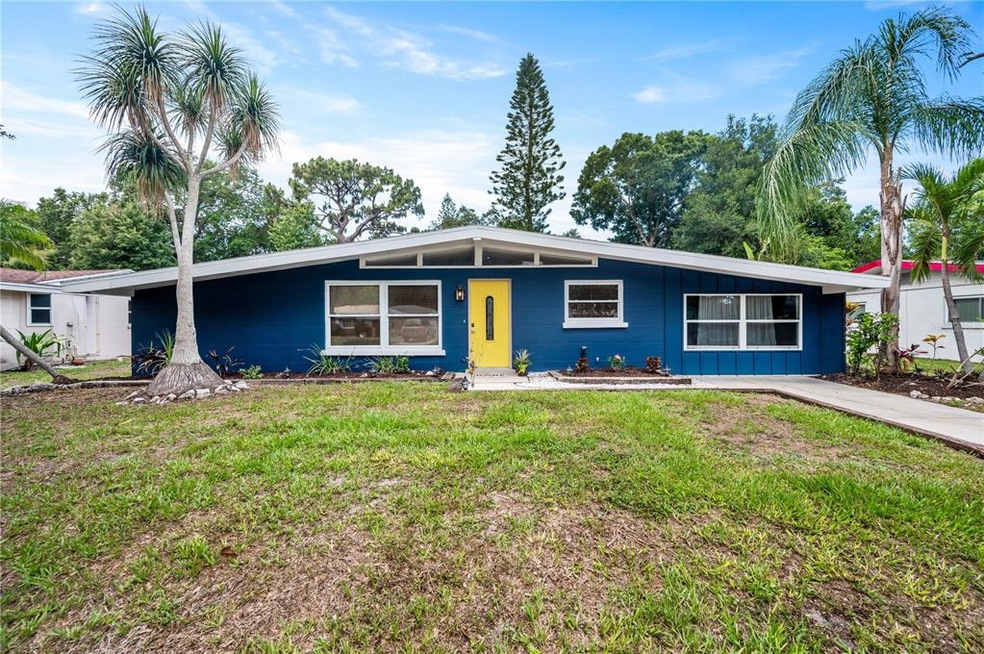 Charming Mid-Century Modern roof line