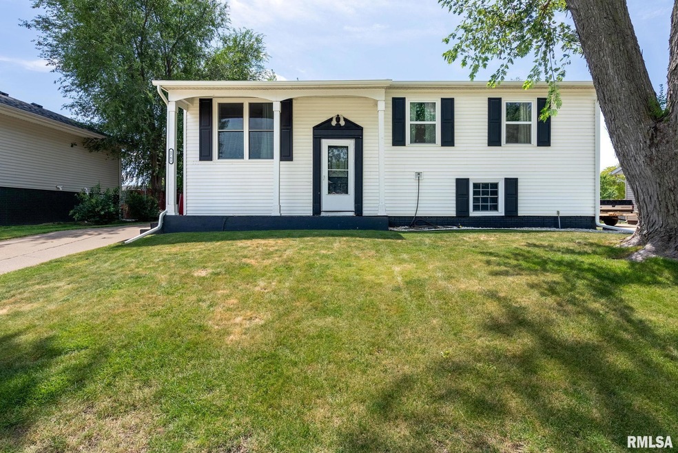 1761 W 54th St, Davenport, IA 52806 - photo 1