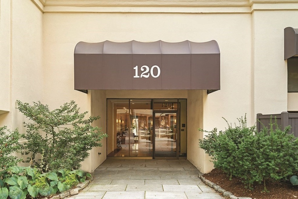 120 Beaconsfield Rd unit 9, Brookline, MA 02445 - photo 1