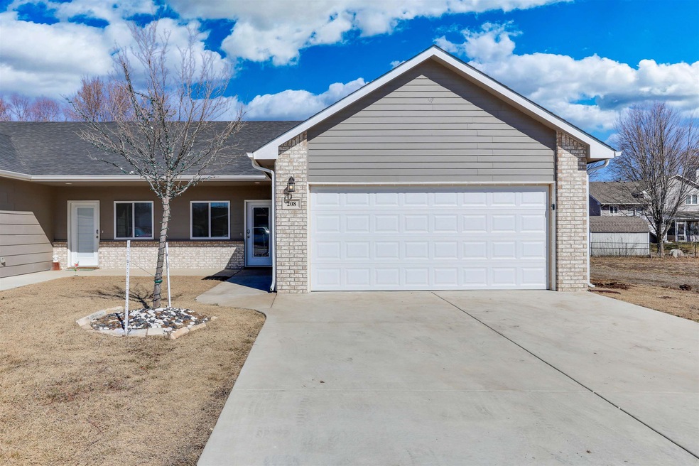 208 Northern Ct, Mulvane, KS 67110 - photo 1