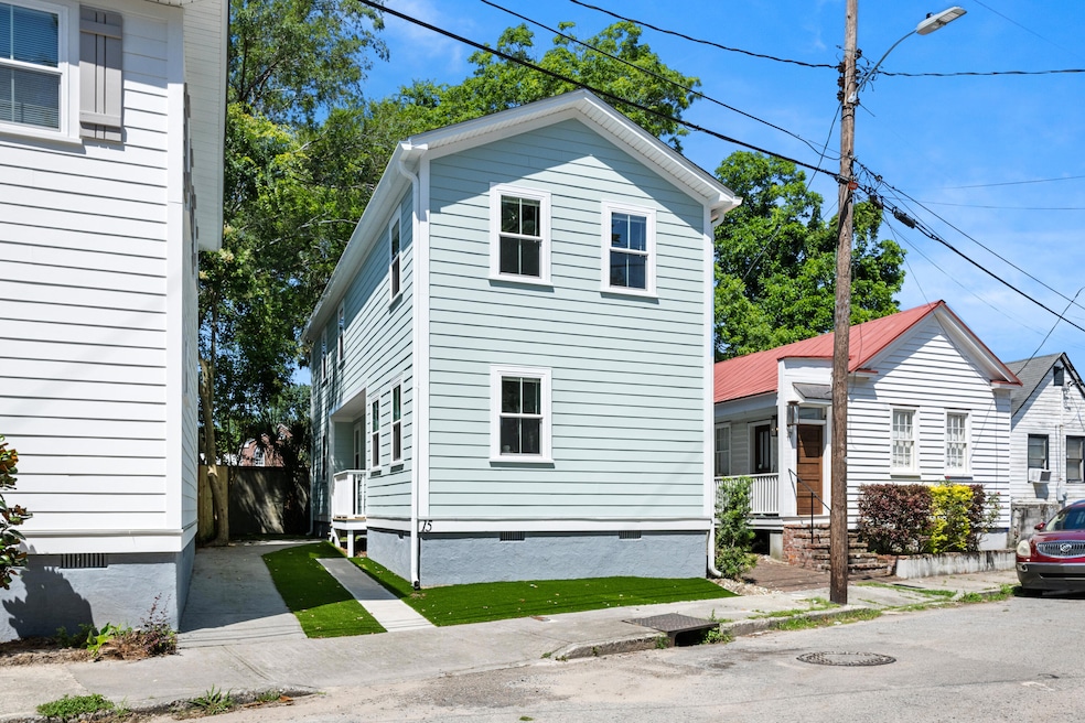 001-15HStreet-Charleston-SC-29403-DuvetH