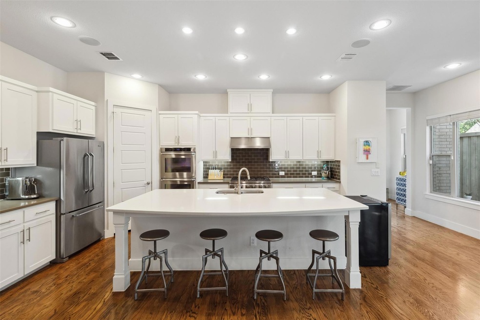 5733 Penrose Ave, Dallas, TX 75206 - photo 1