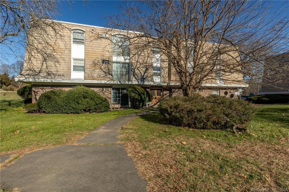 1160 Middle Turnpike W unit B2, Manchester, CT 06040 - photo 1