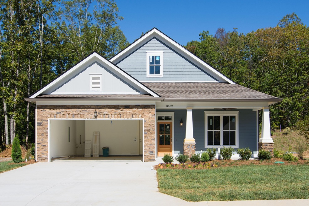 3632 Scarlet Maple Ct unit 36, Signal Mountain, TN 37377 - photo 1