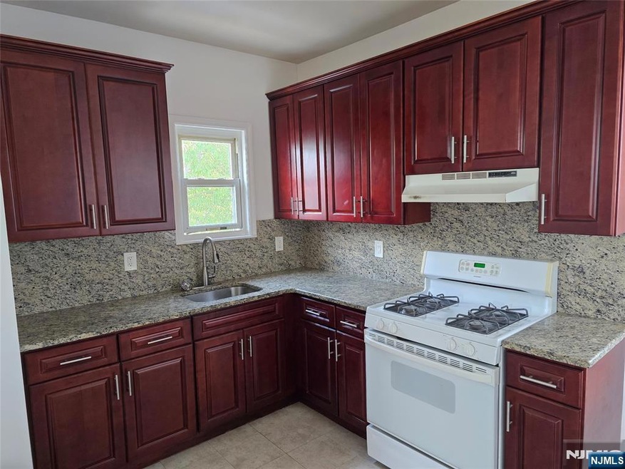 740 Riverside Ave unit 2, Lyndhurst, NJ 07071 - photo 1