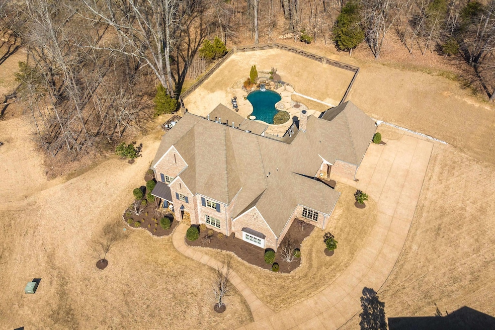 Birds eye view of property