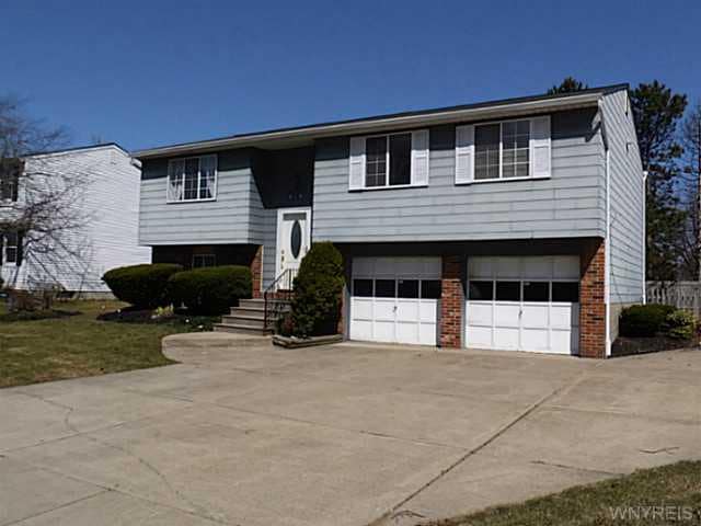 616 Wurlitzer Dr, North Tonawanda, NY 14120 - photo 1