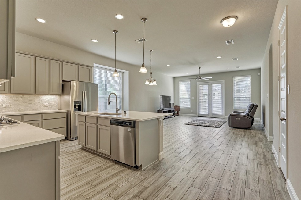 Wow! Look at this beautiful space.