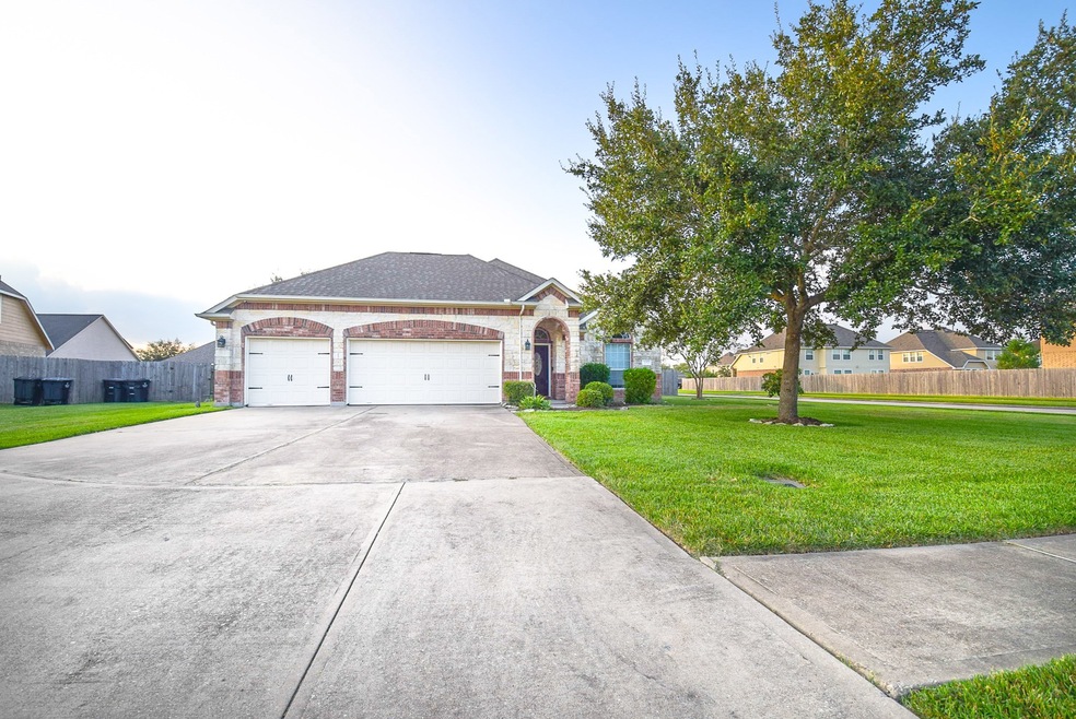 2053 Lepper St, Alvin, TX 77511 - photo 1