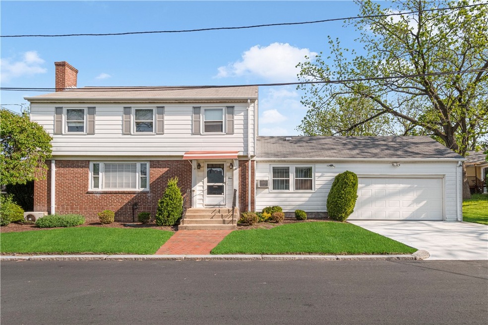 4 Cole Farm Ct, Providence, RI 02906 - photo 1