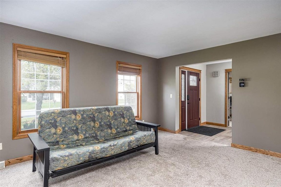 W6041 Coral Ct, Appleton, WI 54915 - photo 1