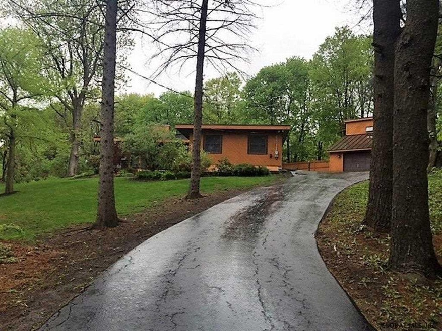 10 Vine St, Rensselaer, NY 12144 - photo 1