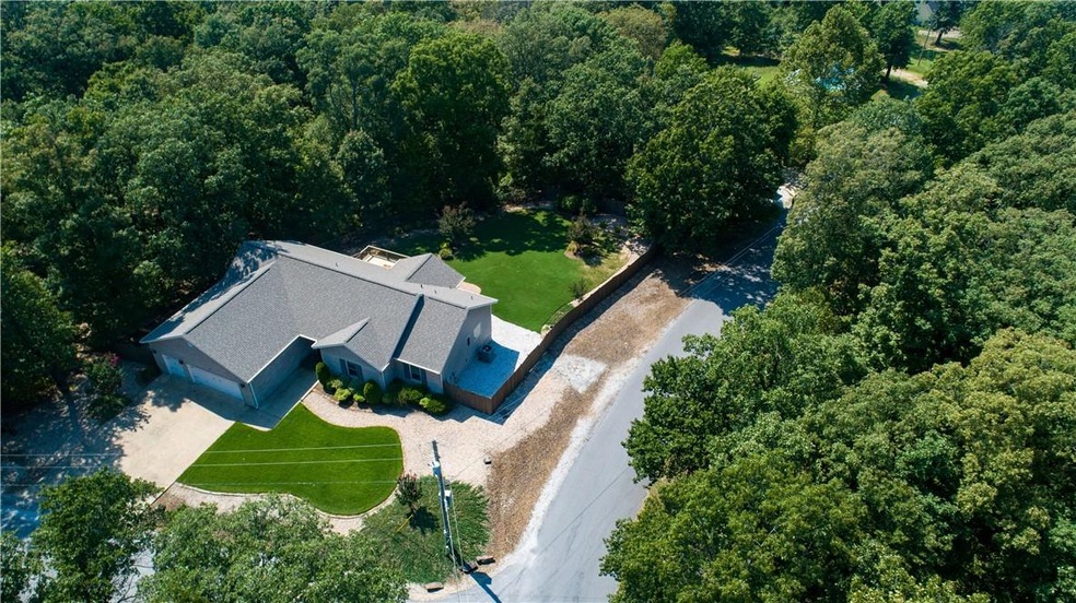 2 Didcot Ln, Bella Vista, AR 72714 - photo 1