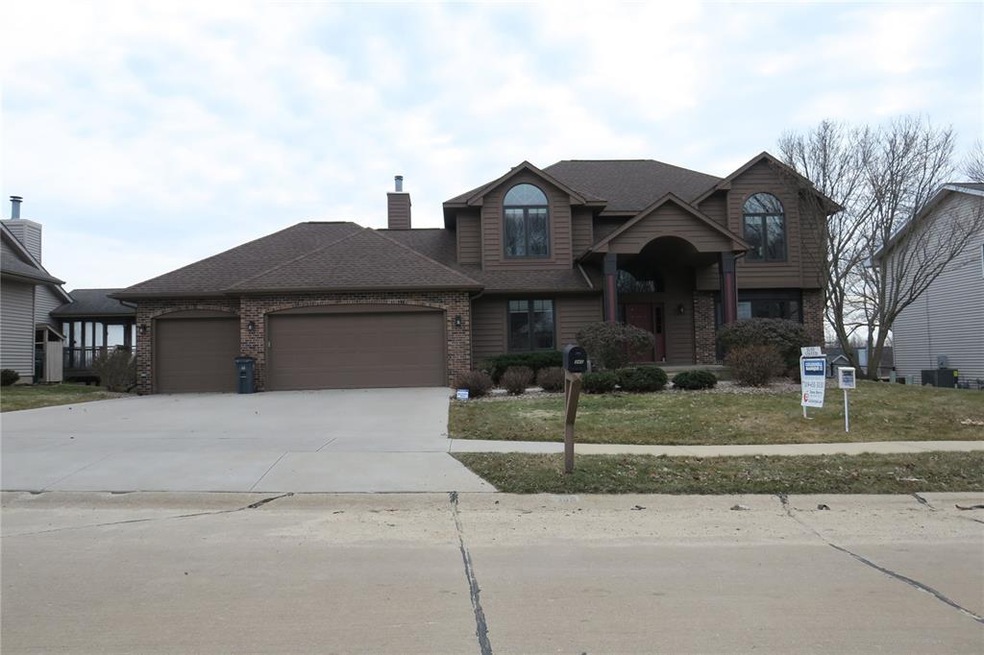 345 McKinsie Ct NE - overlooking CR