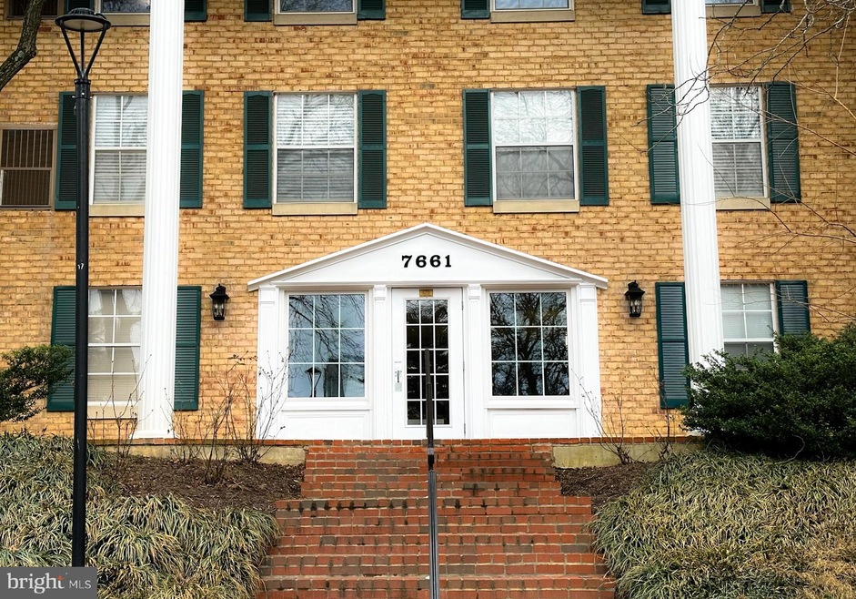 7661 Provincial Dr unit 304, West McLean, VA 22102 - photo 1