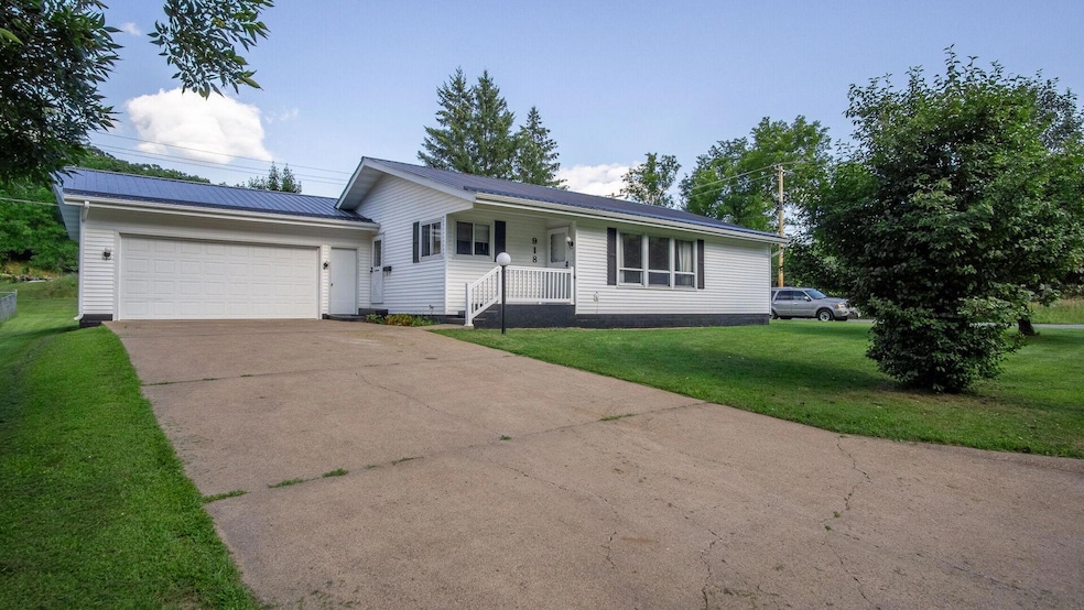 918 16th St SE, Menomonie, WI 54751 - photo 1