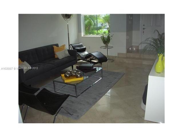 3267 NE 212th St, Miami, FL 33180 - photo 1