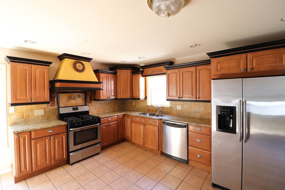 795 Salem St unit 2, Malden, MA 02148 - photo 1