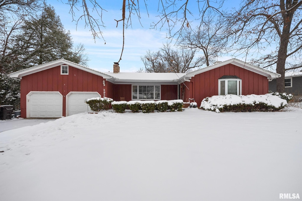 2926 W Parkwood Dr, Peoria, IL 61614 - photo 1