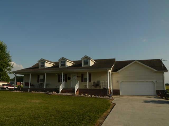 Welcome to 333 Rigney Road. Conveniently located close to I-24 and schools. 