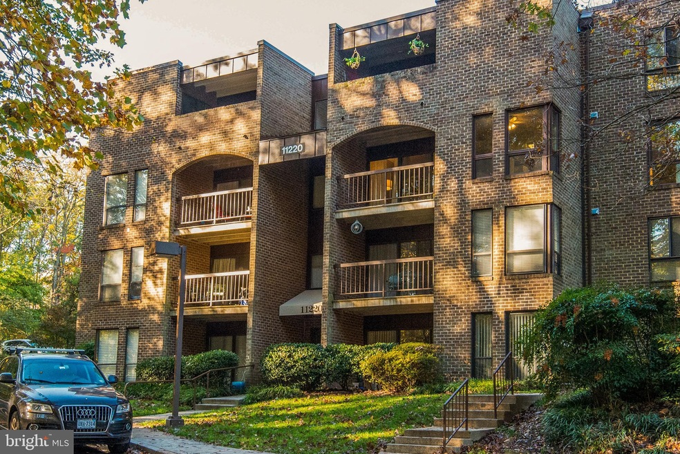 11220 Chestnut Grove Square unit 11220-222, Reston, VA 20190 - photo 1